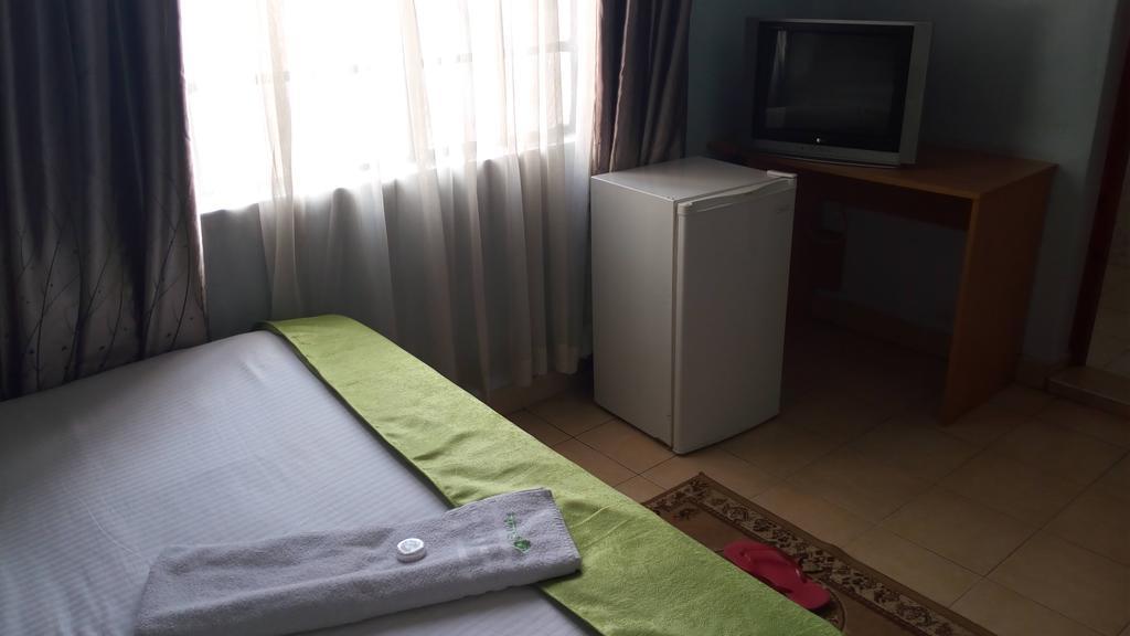 La Jardine Bed & Breakfast Nairobi Bagian luar foto