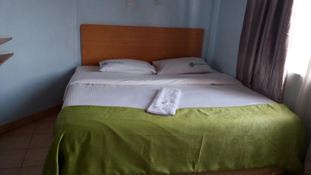 La Jardine Bed & Breakfast Nairobi Bagian luar foto