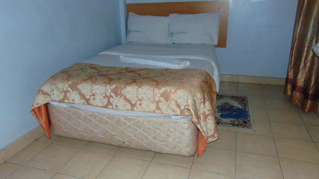 La Jardine Bed & Breakfast Nairobi Bagian luar foto
